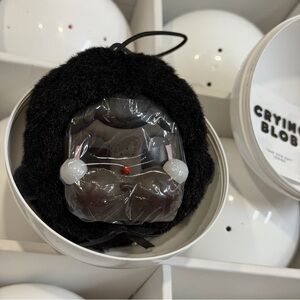 Molly Factory Crying Blob Sad Zoo Day / The Grumpy Gorilla